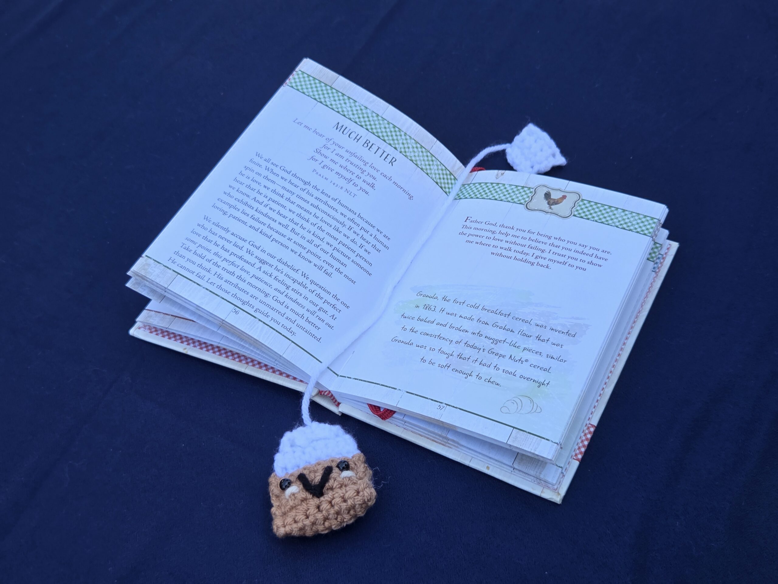 Smiling crochet tea bag bookmark.