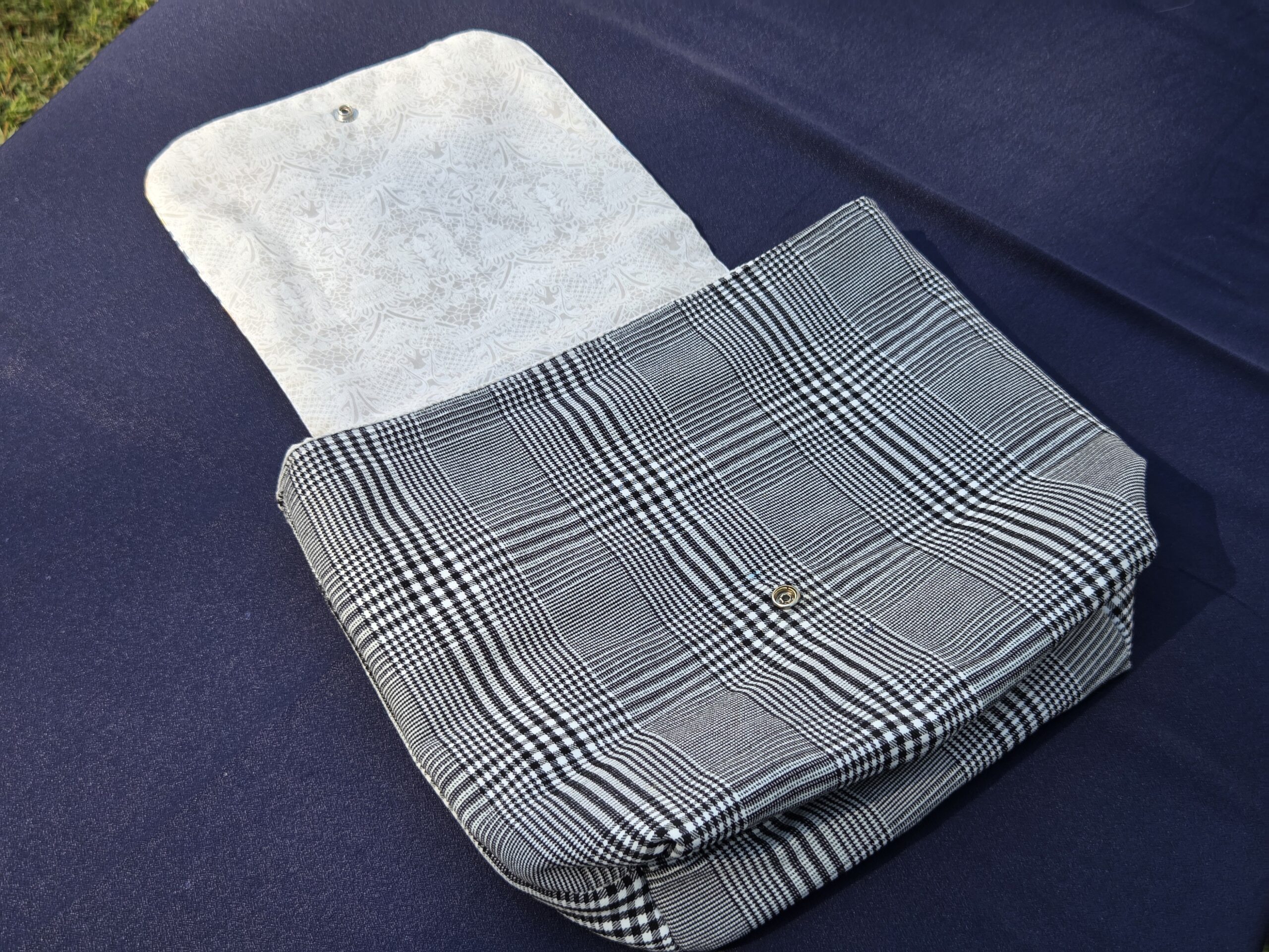 Hanging Messenger Bag for bikes, strollers, wheelchairs - Image 4