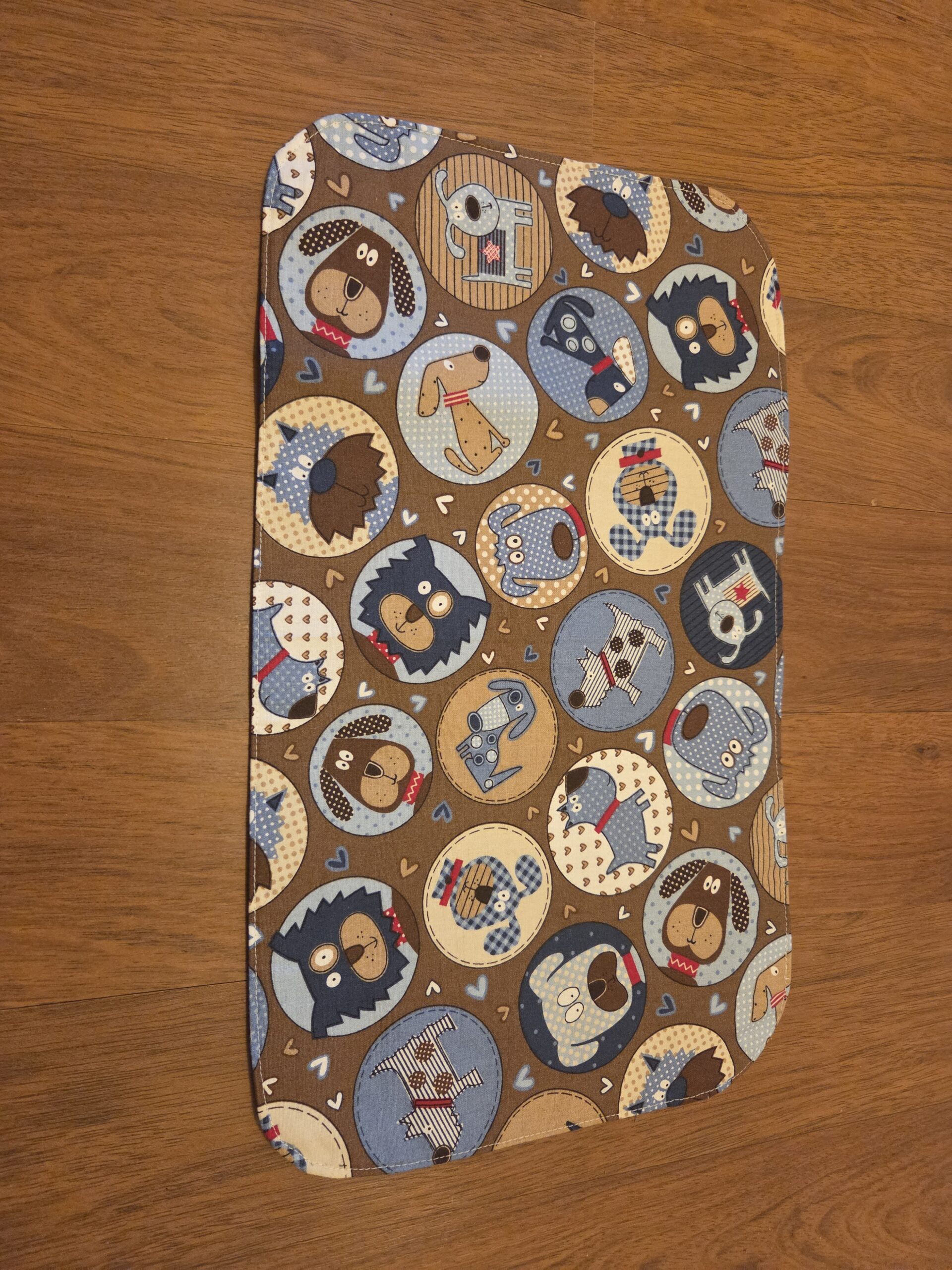 Dog Food & Water Mat - size small - Image 2