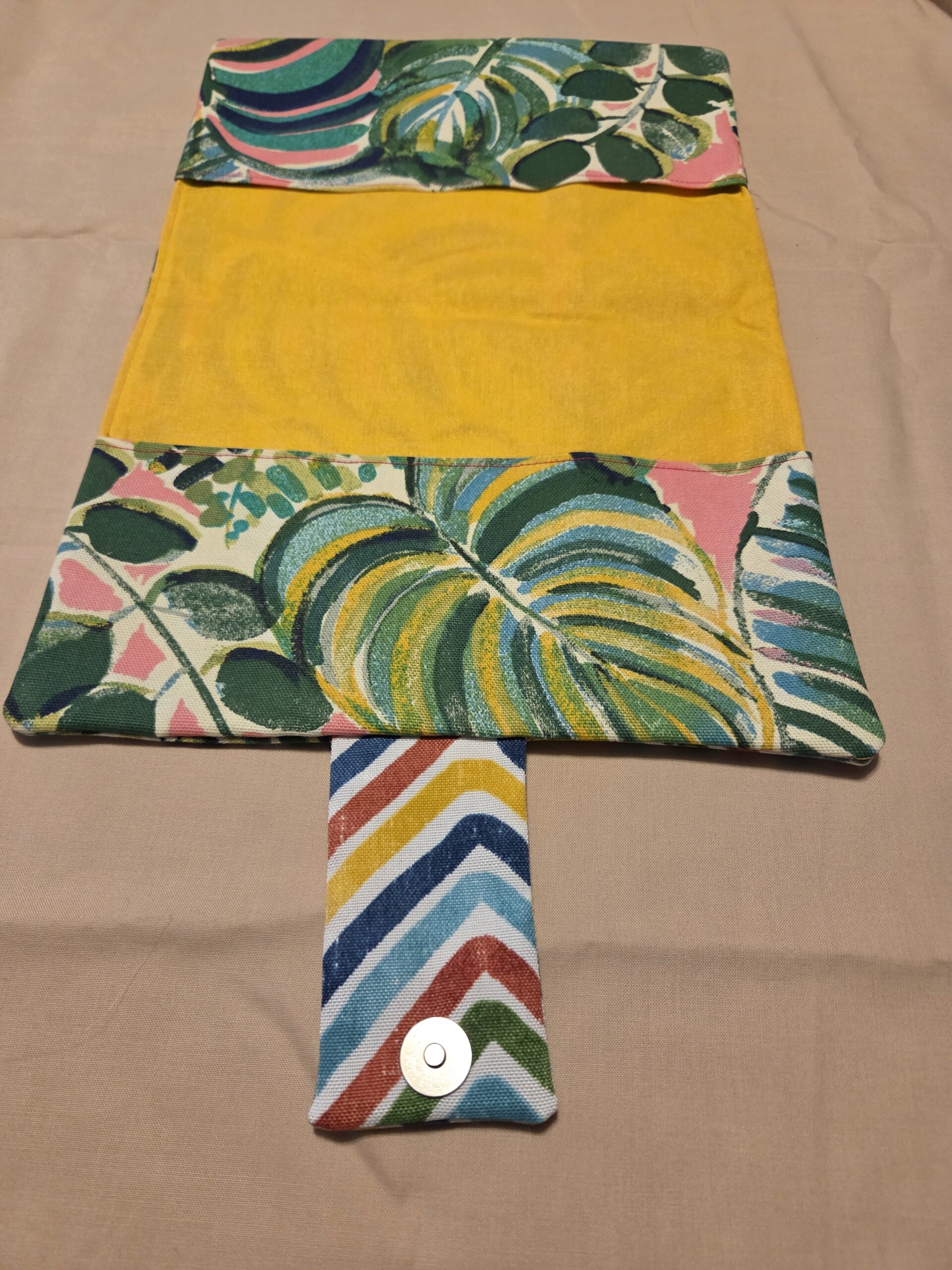 Bible Case: Monstera & Banana Leaves with Geometric Pattern - gold-yellow trim & lining - Image 3