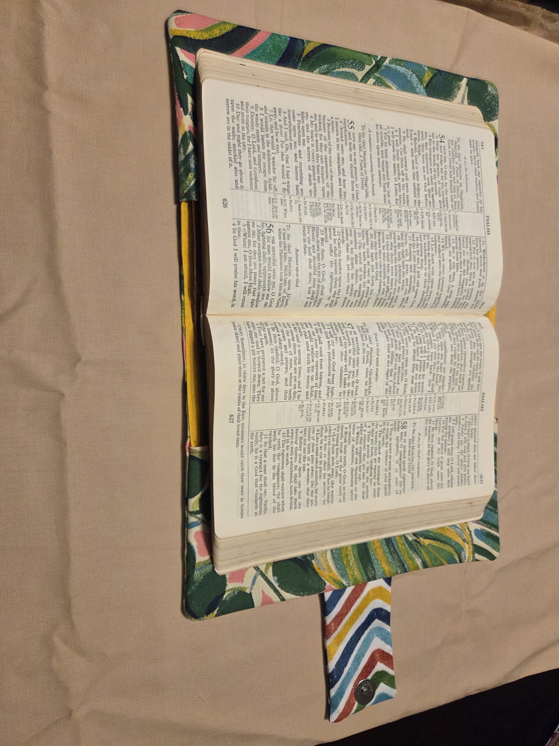 Bible Case: Monstera & Banana Leaves with Geometric Pattern - gold-yellow trim & lining - Image 4