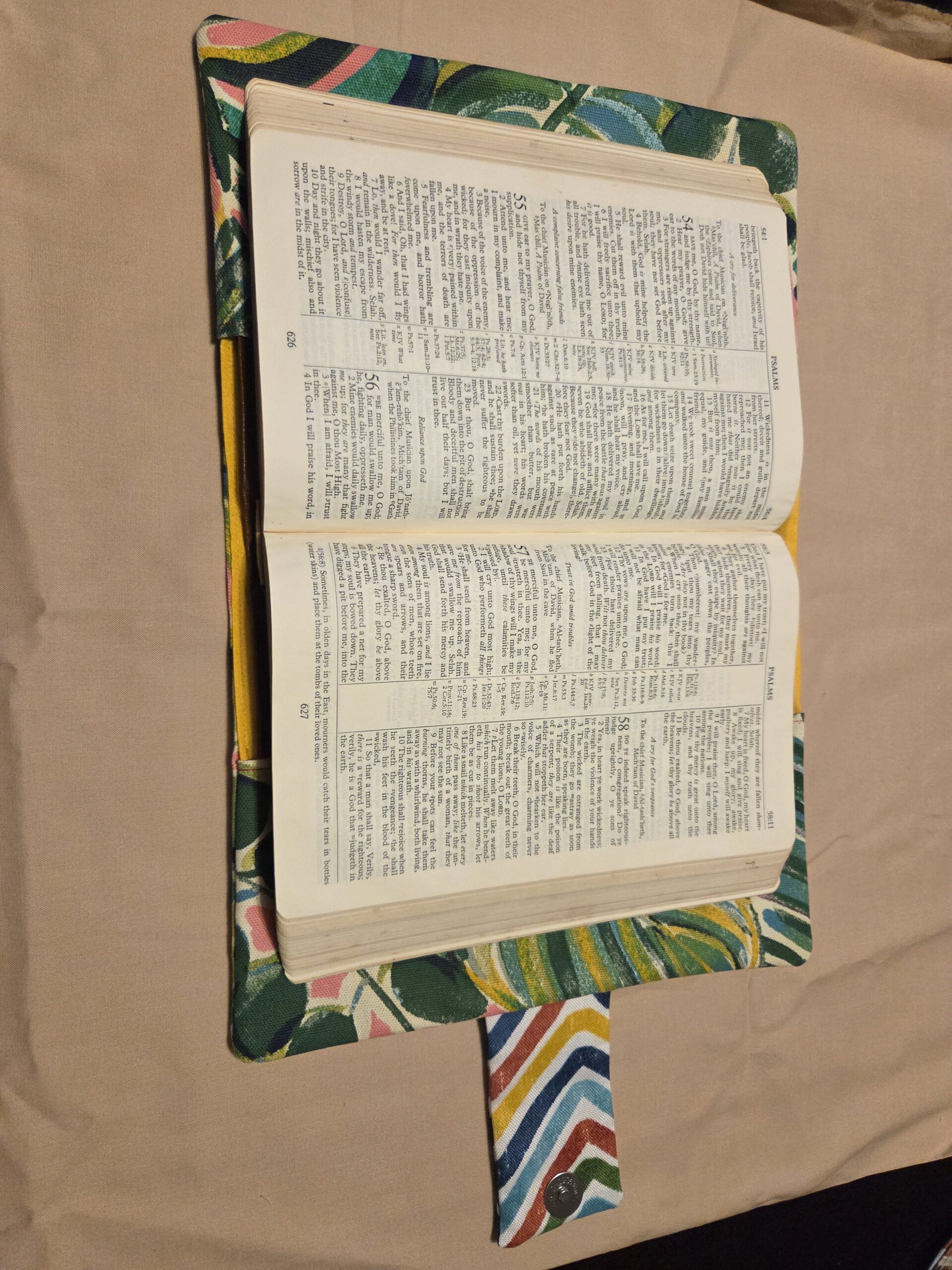 Bible Case: Monstera & Banana Leaves with Geometric Pattern - gold-yellow trim & lining - Image 5