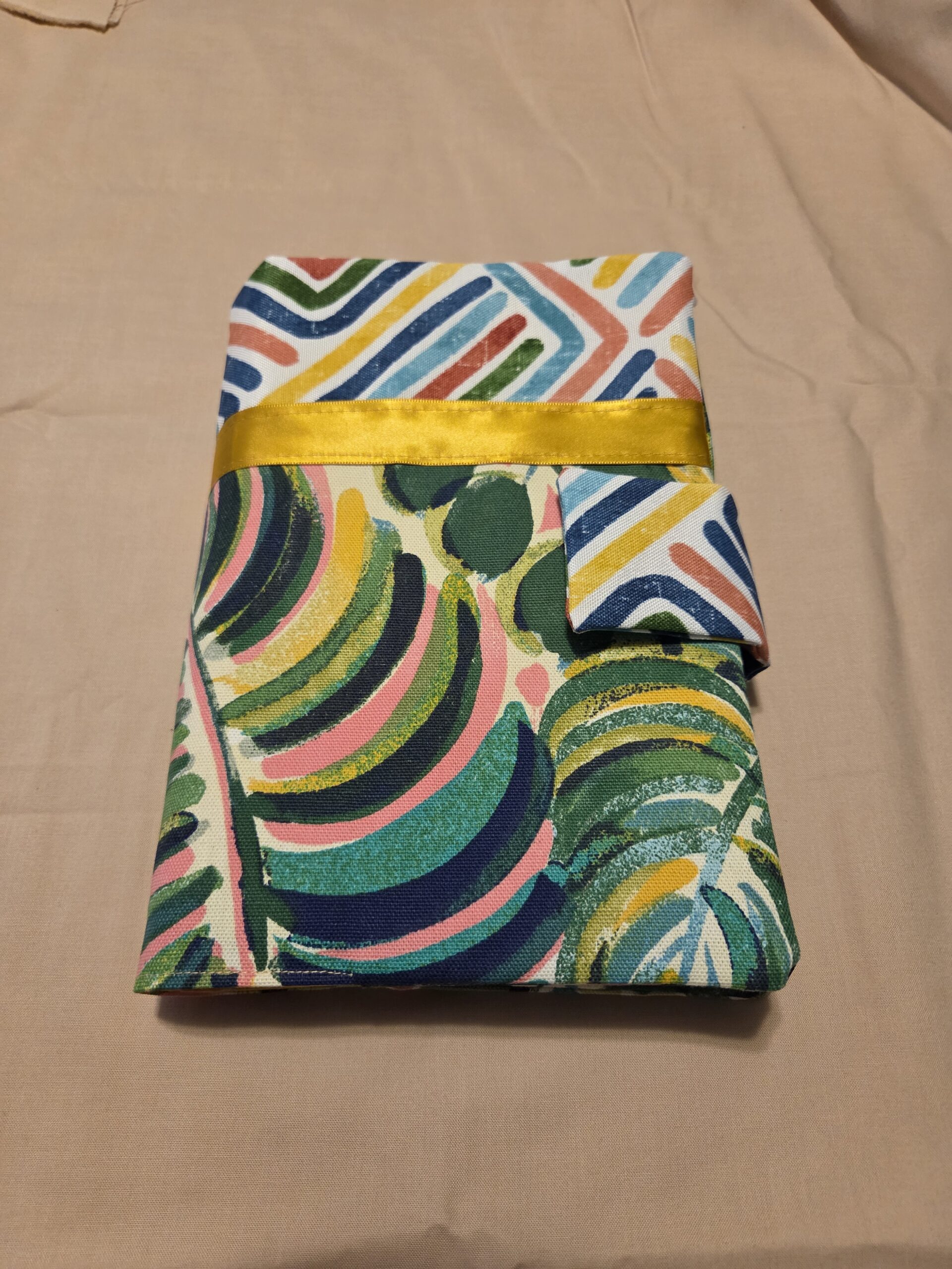 Bible Case: Monstera & Banana Leaves with Geometric Pattern - gold-yellow trim & lining - Image 6