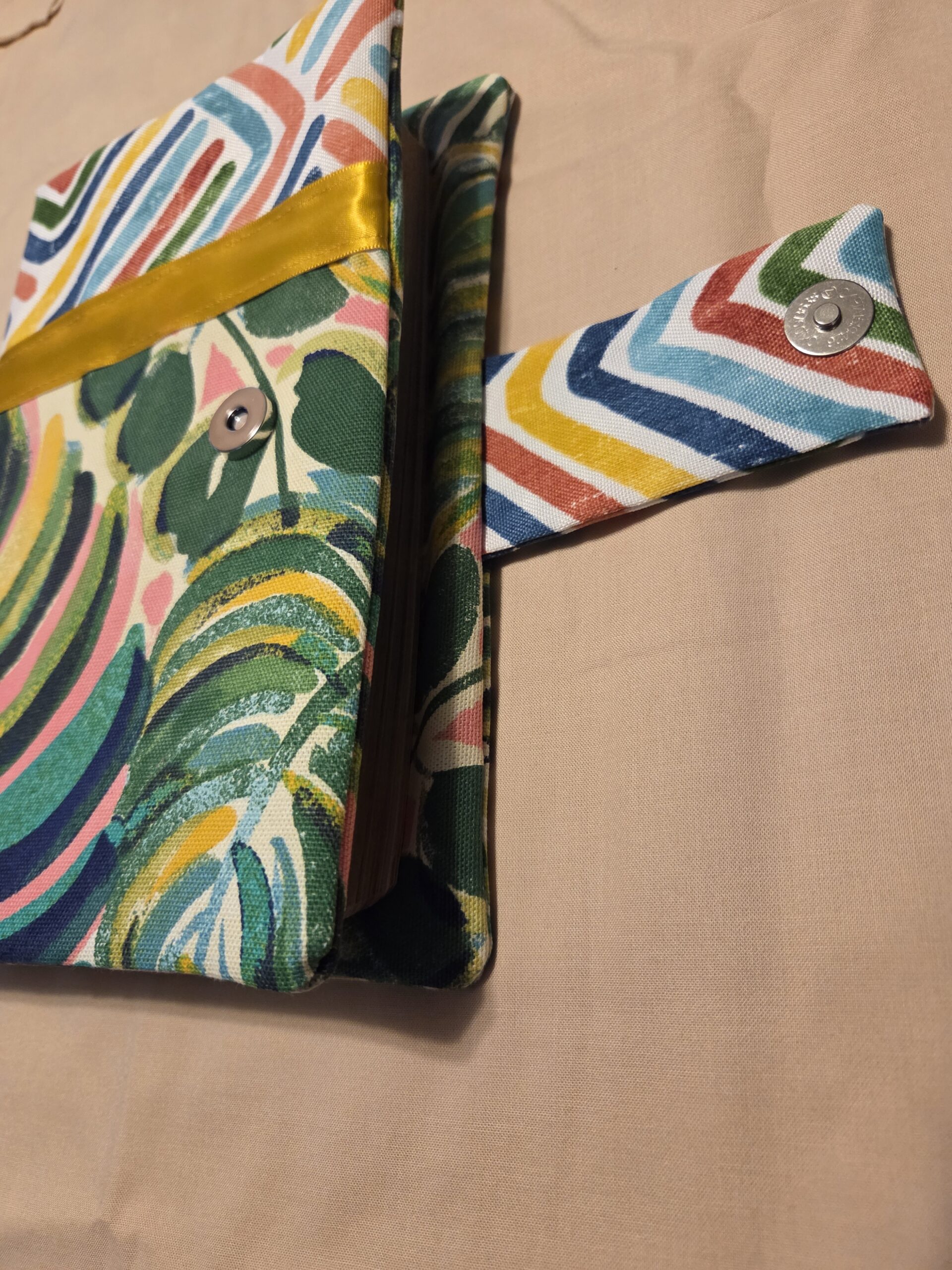 Bible Case: Monstera & Banana Leaves with Geometric Pattern - gold-yellow trim & lining - Image 8