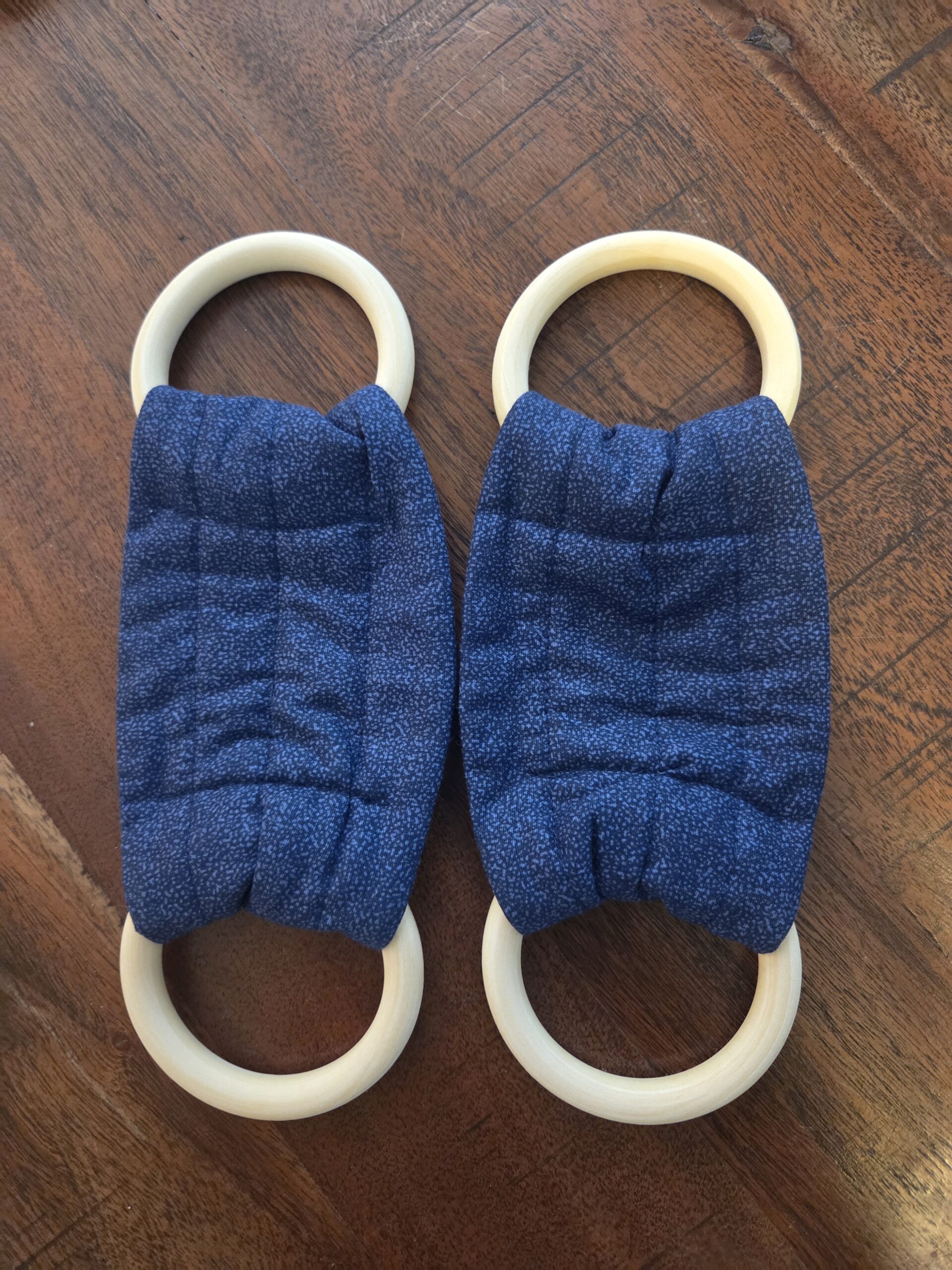 Dark blue towel hangers for kitchen towels, set of 2.