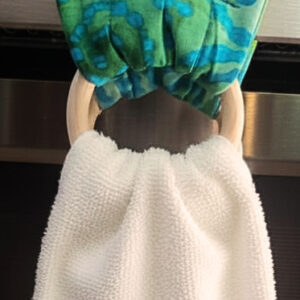 Teal/Bluegreen towel hanger with wooden rings