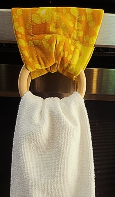 Kitchen towel hanger in yellow - set of 2