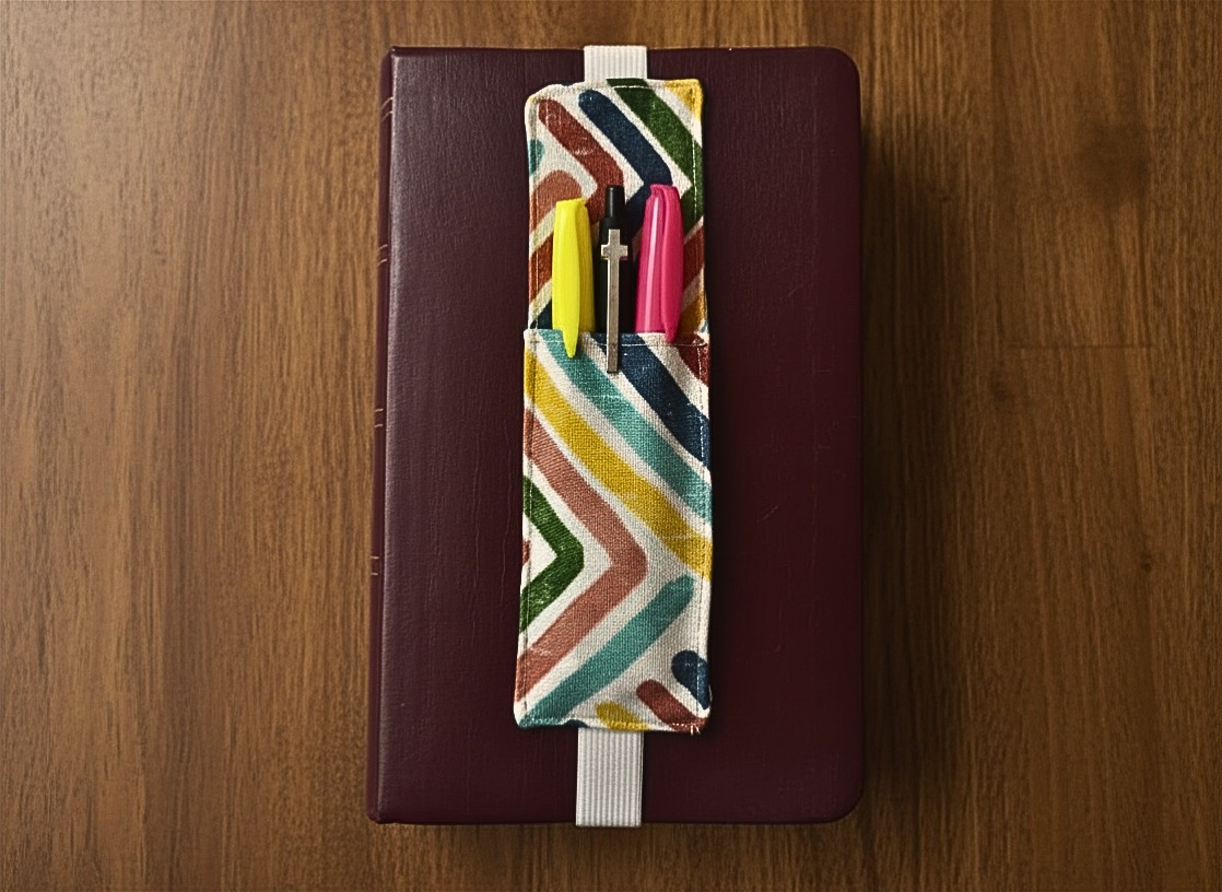 Bible Case - Granny Squares - Includes Pen and Highlighter Holder and Bookmark! - Image 6
