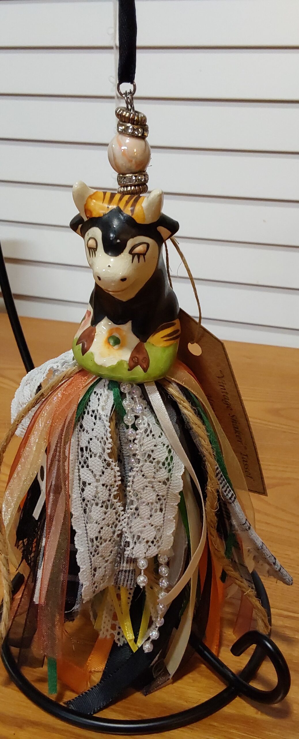 Little Cow Salt Shaker Tassel - Image 2