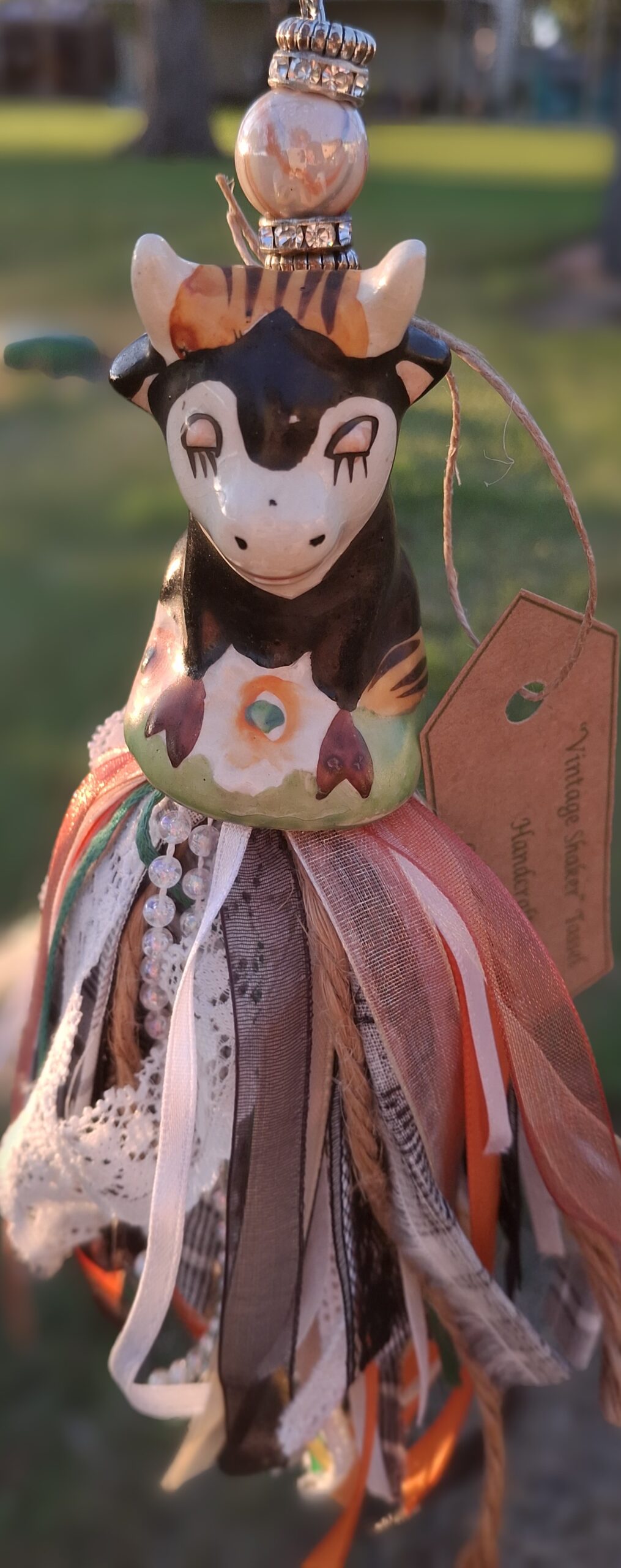 Little Cow Salt Shaker Tassel - Image 8