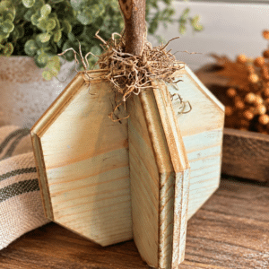 Rustic Wooden Pumpkin Décor